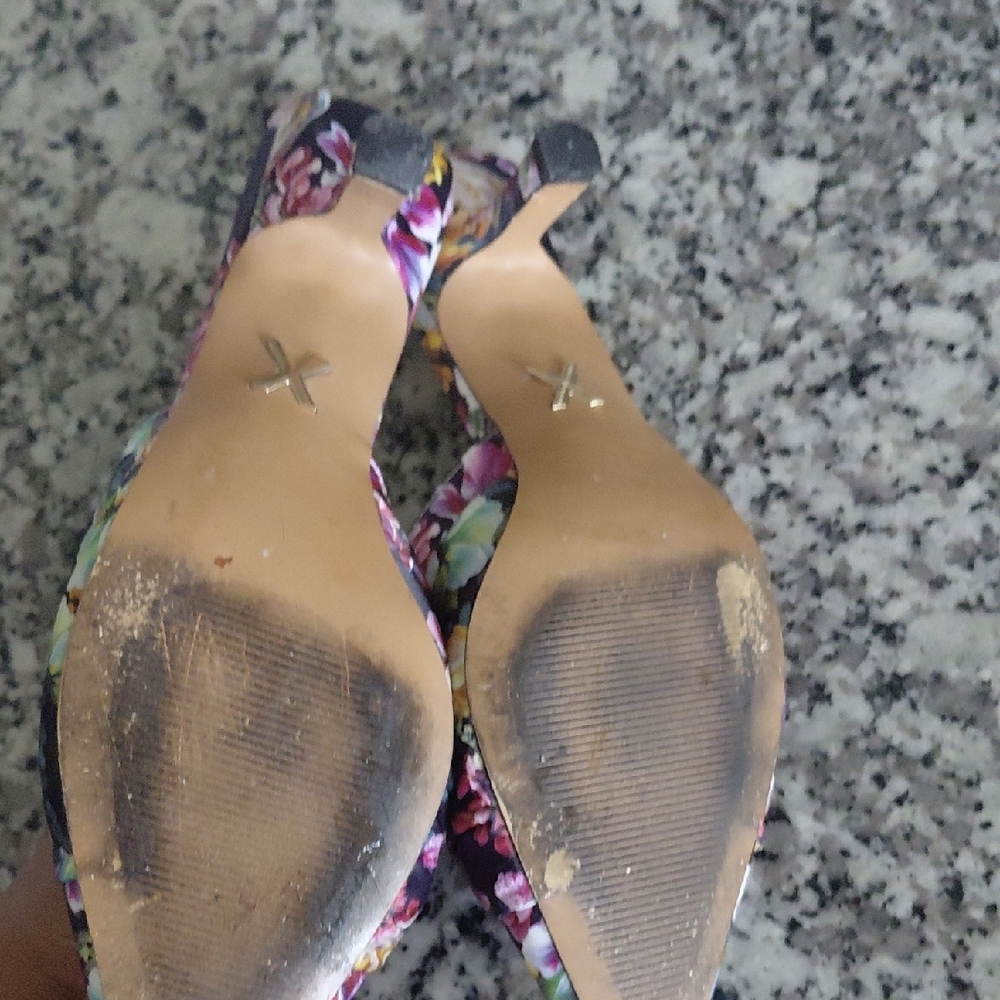Express Floral Patterned Mules - Picture 5 of 7